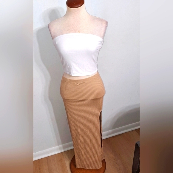 Fashion Nova Dresses & Skirts - Fashion Nova- Settling Down Slit Maxi Skirt- W Sz Medium
